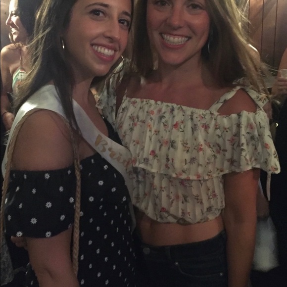 Floral shoulder-tie crop top - Picture 4 of 4